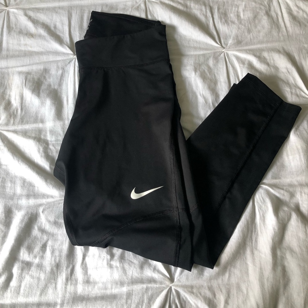 Crop Nike Dri-Fit Leggings with mesh